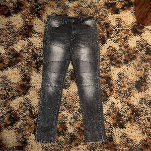 Size 32 | Dark washed | skinny denim | biker jeans